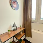 Tram Station B&B 3*