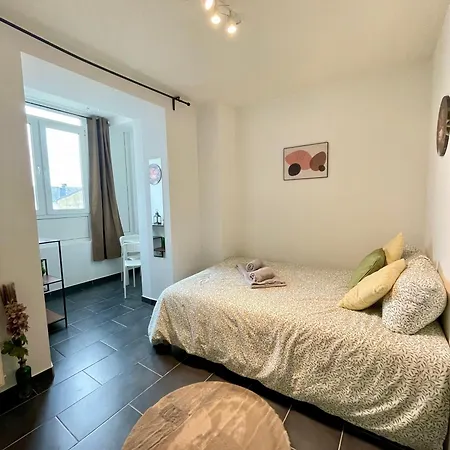 Bed & Breakfast Tram Station