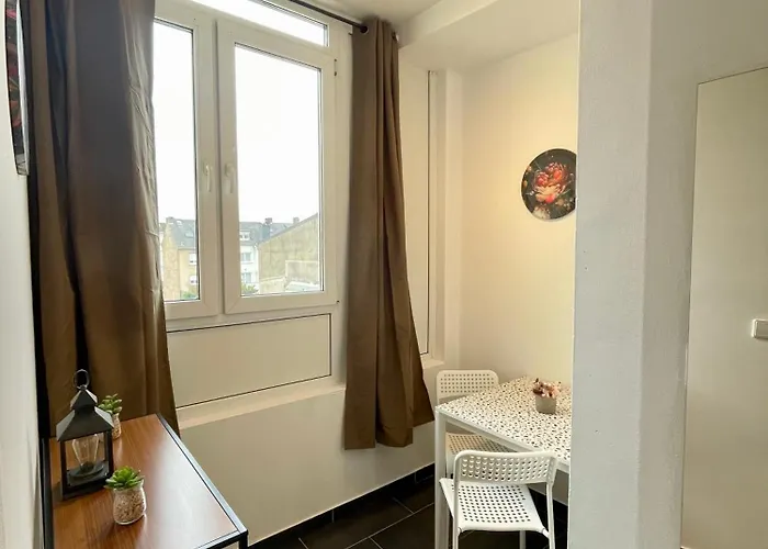 Bed & Breakfast Tram Station 3*