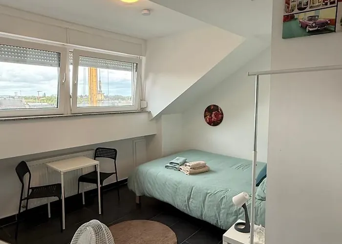 Tram Station Bed & Breakfast