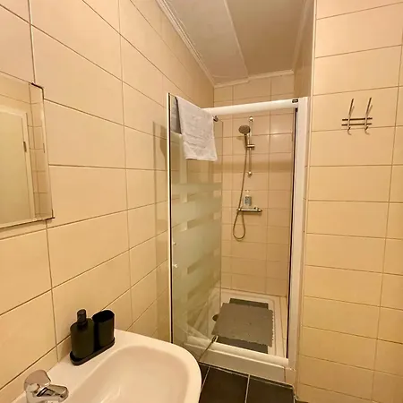 Tram Station Bed & Breakfast