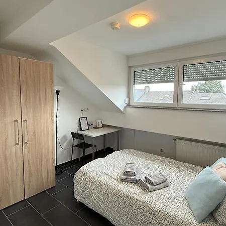 Bed & Breakfast Tram Station 3*