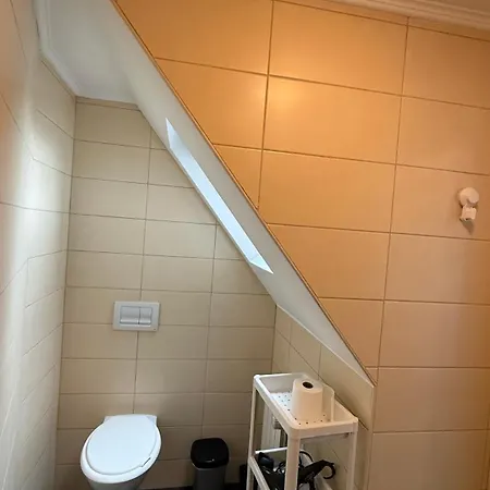 Tram Station Bed & Breakfast 3*