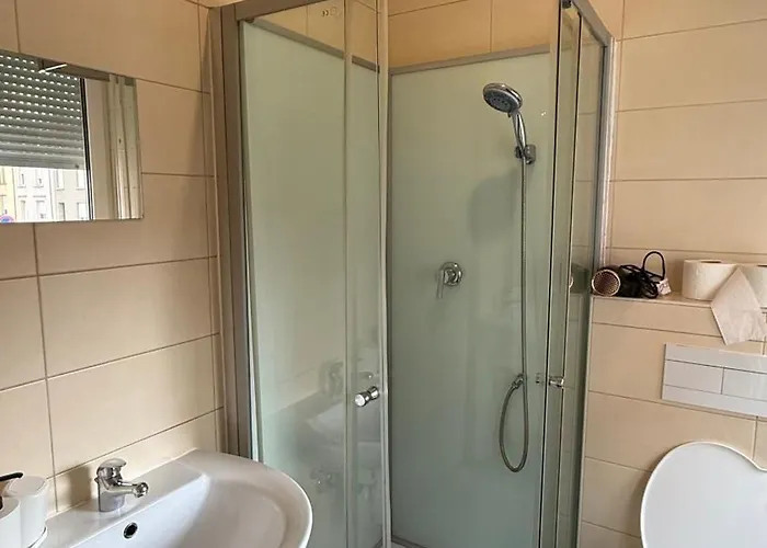 Tram Station Bed and breakfast 3*