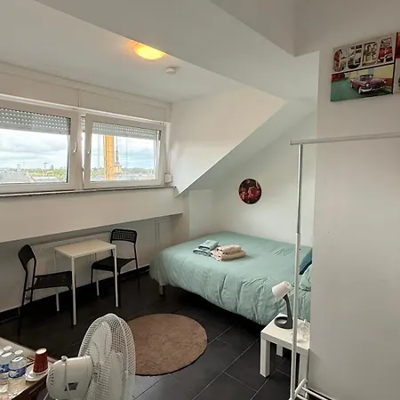 Tram Station לינה וארוחת בוקר